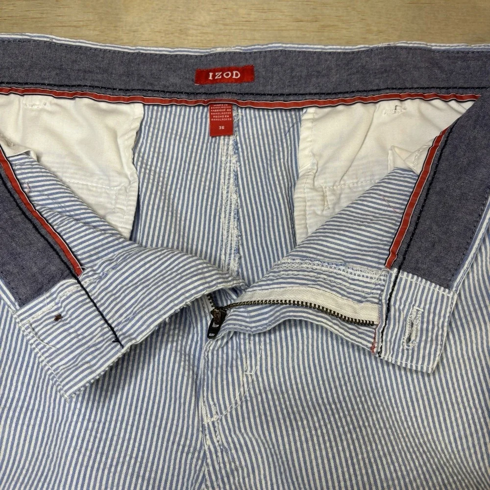 IZOD Men's Shorts Size 36 x 10.5 Seersucker Blue White Striped FLAT FRONT CHINO - Picture 3 of 6